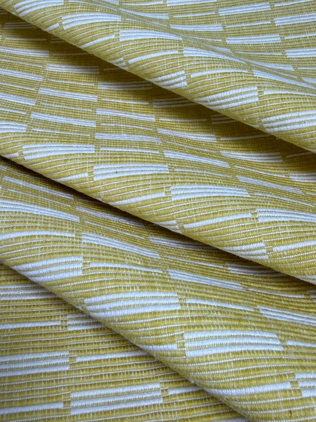 Close up folded fabric Daisy 90145