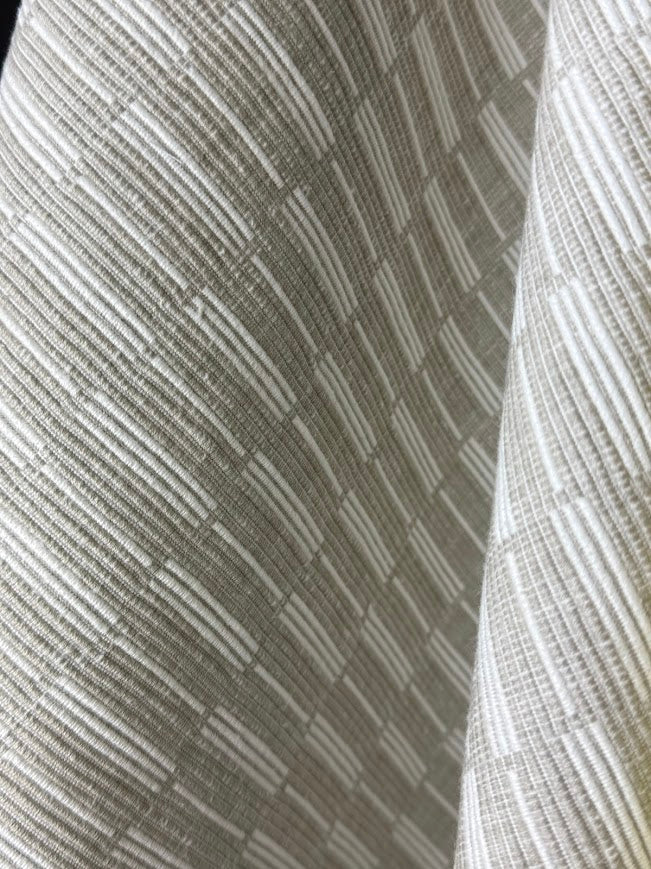Close up fabric 90145 Dusty Miller