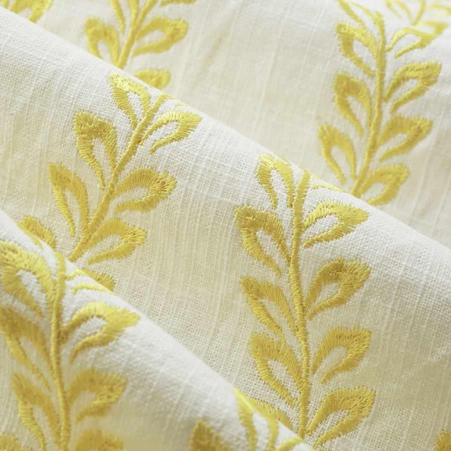 Fabric by the yard - Blossom & Lace 91877 Daisy