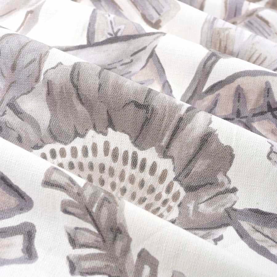 Fabric by the yard - Wonderland 15554 Lilac Haze
