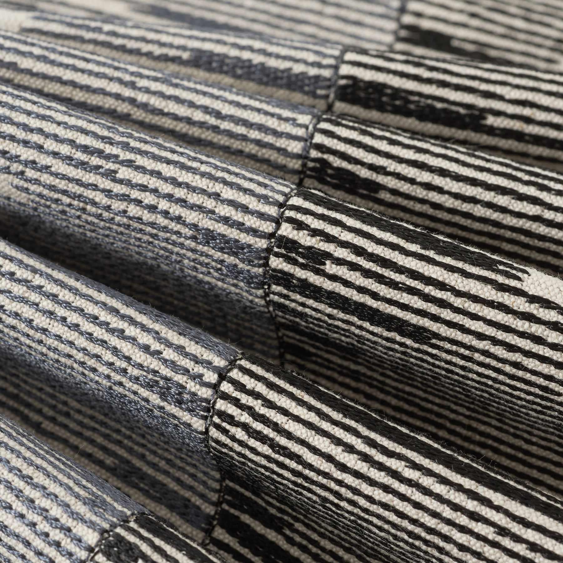 Fabric by the yard - Heritage 23173 Indigo