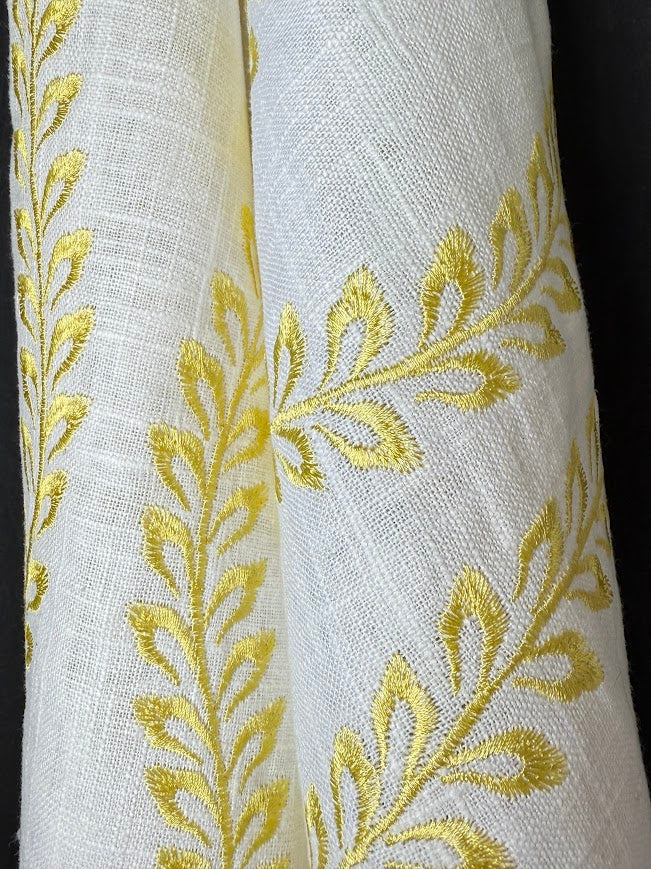 Fabric by the yard - Blossom & Lace 91877 Daisy