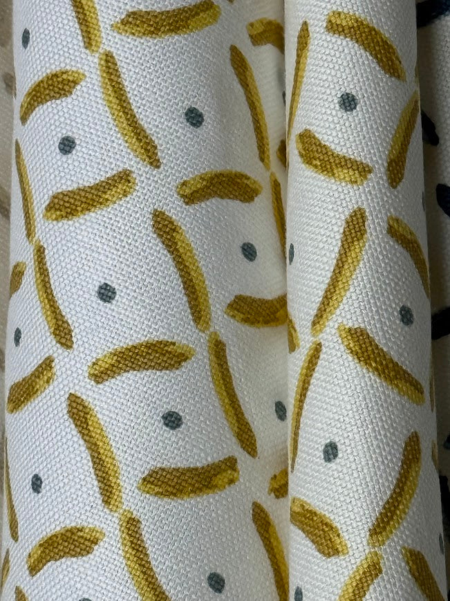 Fabric by the yard - Blossom & Lace 90197 Pot of Gold