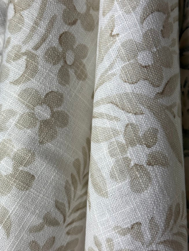 Fabric by the yard - Blossom & Lace 93993 Pampas