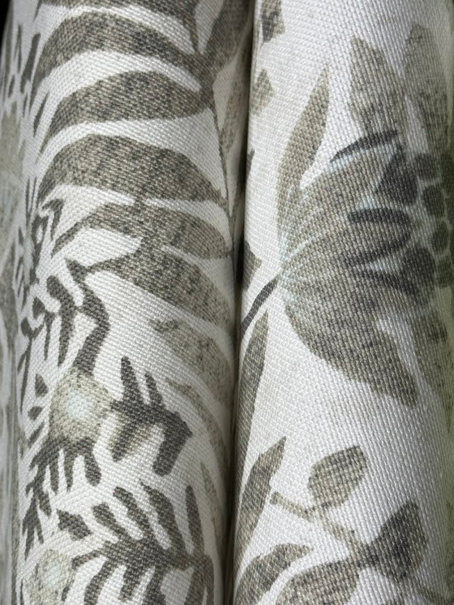 Fabric by the yard - Blossom & Lace 93987 Dusty Miller