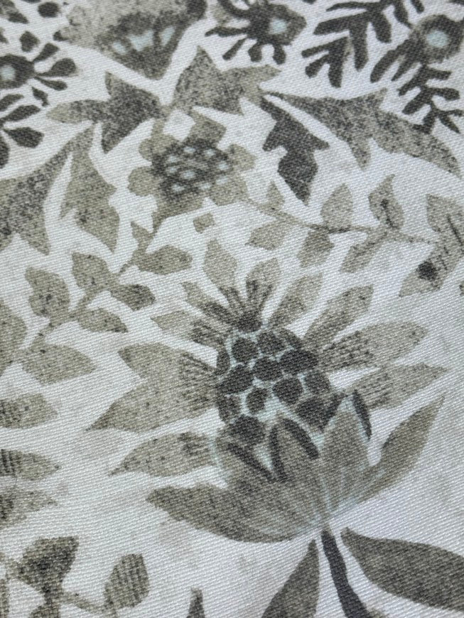 Fabric by the yard - Blossom & Lace 93987 Dusty Miller