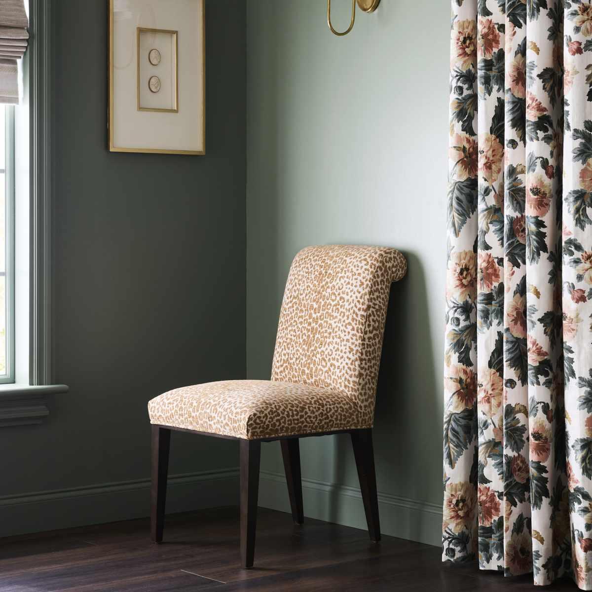 Fabric by the yard - Heritage 23078 Cinnamon